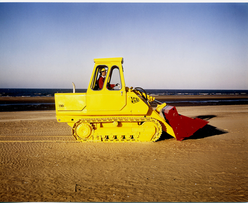 Caricatore ruotato JCB/426 JCB_1972-The-110-is-the-first-to-be-awarded-a-Design-Council-Award